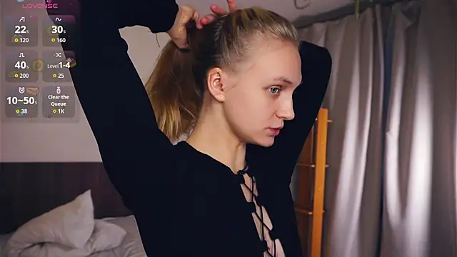 Snapshot of DierdreJacobsohn chatting on 11-21-25, 07:18 DierdreJacobsohn online show from 11-21-25, 07:18