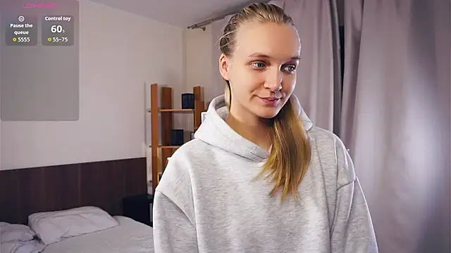 Snapshot of DierdreJacobsohn chatting on 12-05-25, 06:22 DierdreJacobsohn online show from 12-05-25, 06:22