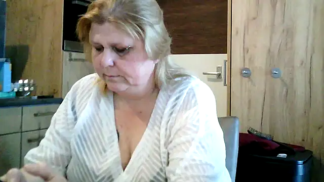 Sylviastar46 online show from 03-26-26, 09:37