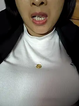 Snapshot of Agine222 chatting on 11-03-25, 01:29 Agine222 online show from 11-03-25, 01:29