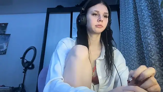 Snapshot of AnGallo chatting on 12-13-25, 08:14 AnGallo online show from 12-13-25, 08:14