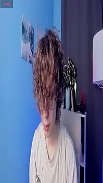 Snapshot of LeoBensyten chatting on 11-09-25, 03:10 LeoBensyten online show from 11-09-25, 03:10