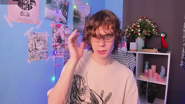 Snapshot of LeoBensyten chatting on 12-14-25, 12:43 LeoBensyten online show from 12-14-25, 12:43