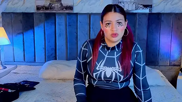 Snapshot of sin_sisters chatting on 10-31-25, 01:34 sin sisters online show from 10-31-25, 01:34