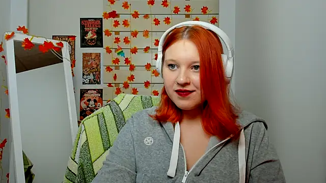 Snapshot of FoxPlayXX chatting on 11-17-25, 07:41 FoxPlayXX online show from 11-17-25, 07:41