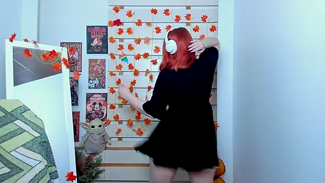 Snapshot of FoxPlayXX chatting on 11-28-25, 10:34 FoxPlayXX online show from 11-28-25, 10:34