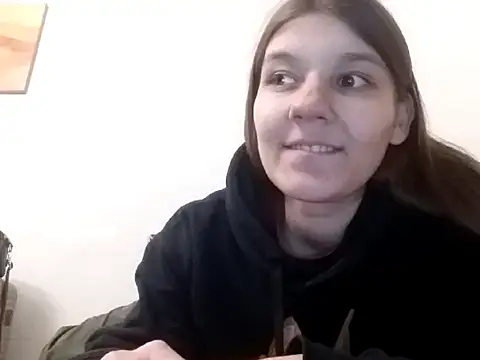 Zizi Zuzu online show from 10-31-25, 07:26