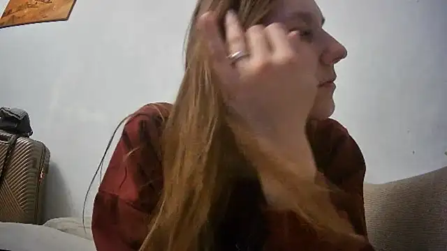 Zizi Zuzu online show from 11-22-25, 07:13