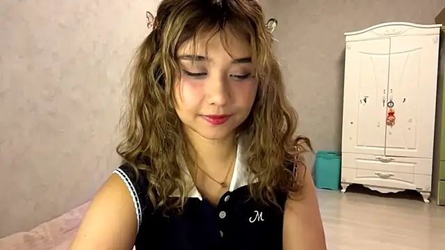 LovelyLara online show from 10-30-25, 06:08