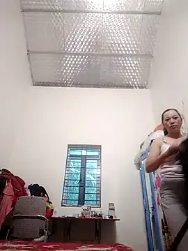 Snapshot of let-go chatting on 11-02-25, 07:33 let-go online show from 11-02-25, 07:33