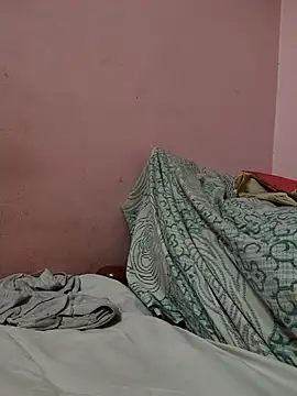 Snapshot of pujapujarrrr chatting on 11-02-25, 08:17 pujapujarrrr online show from 11-02-25, 08:17