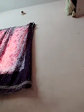 Snapshot of pujapujarrrr chatting on 11-19-25, 10:15 pujapujarrrr online show from 11-19-25, 10:15