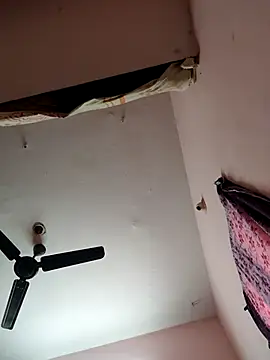 Snapshot of pujapujarrrr chatting on 11-23-25, 05:51 pujapujarrrr online show from 11-23-25, 05:51