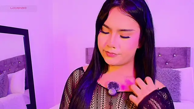 Snapshot of Vale_prado chatting on 12-19-25, 11:17 Vale prado online show from 12-19-25, 11:17