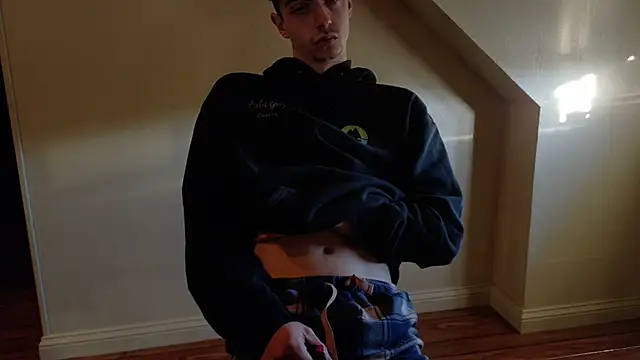 Yoursexiboy33 online show from 10-30-25, 01:56