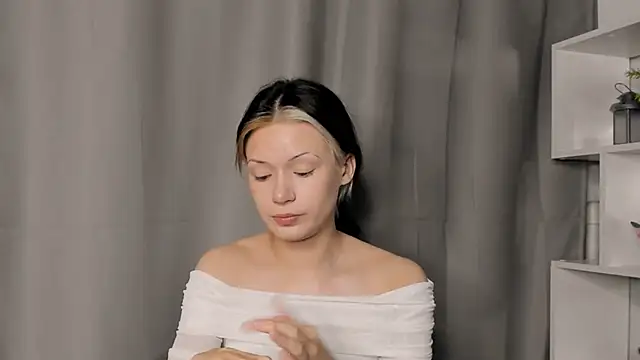 Snapshot of BrandiFraise chatting on 11-02-25, 01:46 BrandiFraise online show from 11-02-25, 01:46