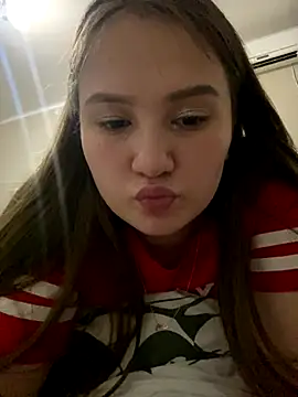 Snapshot of Regina_Lynne chatting on 11-04-25, 04:39 Regina Lynne online show from 11-04-25, 04:39