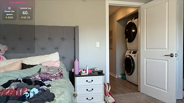 sables world online show from 03-12-26, 08:04