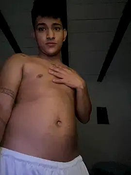 Snapshot of niall_falconn chatting on 11-16-25, 04:34 niall falconn online show from 11-16-25, 04:34