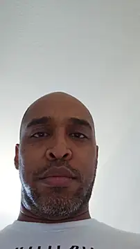 Snapshot of TraddyZaddy chatting on 11-06-25, 08:43 TraddyZaddy online show from 11-06-25, 08:43