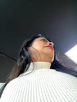 Snapshot of MailynAndNick chatting on 12-04-25, 03:10 MailynAndNick online show from 12-04-25, 03:10