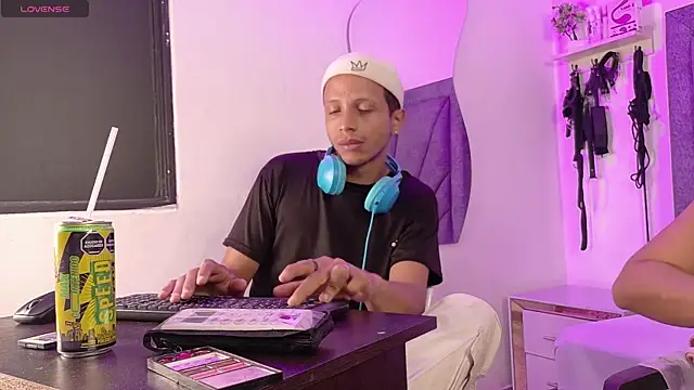 DamianandEva online show from 05-13-26, 12:57