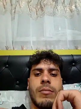 Snapshot of ZAminn6789 chatting on 03-31-26, 04:40 ZAminn6789 online show from 03-31-26, 04:40