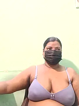 Snapshot of tamil_Nithya_J chatting on 05-01-26, 01:05 tamil Nithya J online show from 05-01-26, 01:05