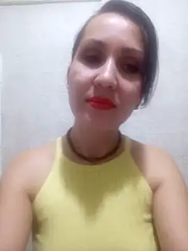 Snapshot of Hhanna chatting on 11-02-25, 08:11 Hhanna online show from 11-02-25, 08:11