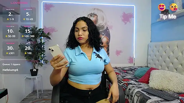 Snapshot of valeria_martinez19 chatting on 05-17-26, 03:15 valeria martinez19 online show from 05-17-26, 03:15