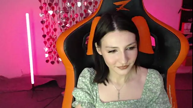 Snapshot of honbliss chatting on 01-12-26, 01:55 honbliss online show from 01-12-26, 01:55