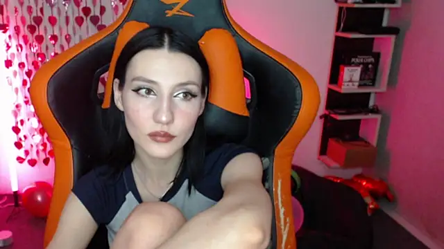 Snapshot of honbliss chatting on 02-16-26, 01:24 honbliss online show from 02-16-26, 01:24