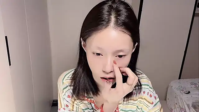 yuyu-33 online show from 11-28-25, 01:41