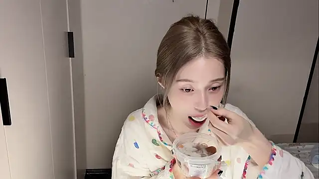 yuyu-33 online show from 02-04-26, 02:45