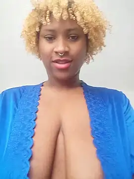 Snapshot of EvonyFoxxx chatting on 01-11-26, 04:12 EvonyFoxxx online show from 01-11-26, 04:12