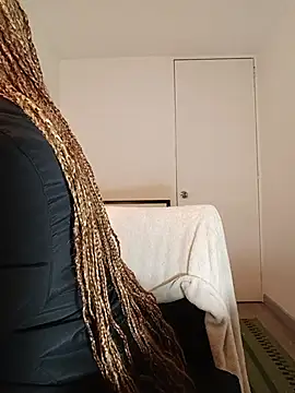 Snapshot of EvonyFoxxx chatting on 02-05-26, 12:04 EvonyFoxxx online show from 02-05-26, 12:04