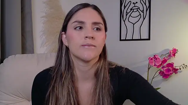 VictoriaNova  online show from 04-17-26, 01:14