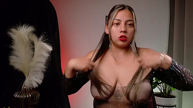 Zara Nova online show from 04-16-26, 11:51