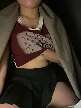 Snapshot of lylyyou chatting on 12-15-25, 12:09 lylyyou online show from 12-15-25, 12:09