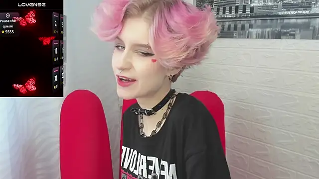 Angel Julles online show from 04-18-26, 03:21