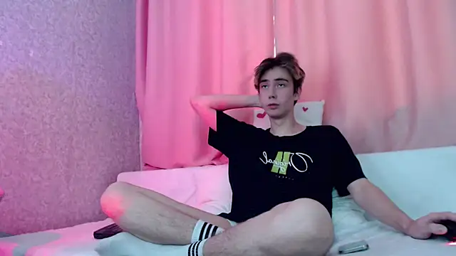 Snapshot of Harvey_foster chatting on 11-28-25, 07:00 Harvey foster online show from 11-28-25, 07:00