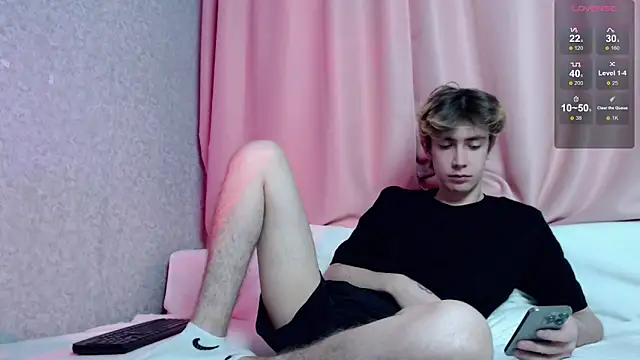 Snapshot of Harvey_foster chatting on 12-01-25, 10:20 Harvey foster online show from 12-01-25, 10:20