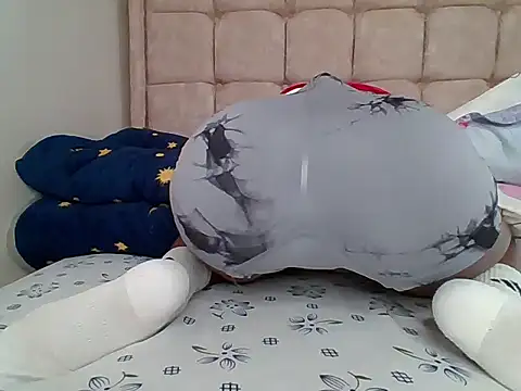 Petite baby5 online show from 04-27-26, 10:57