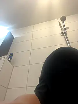 Snapshot of exmodel31 chatting on 10-30-25, 04:30 exmodel31 online show from 10-30-25, 04:30