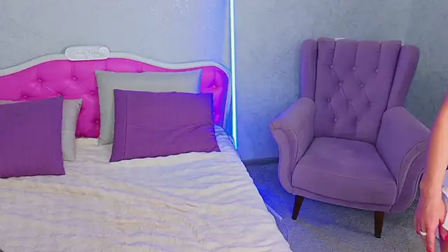 Barbie Kris   online show from 04-03-26, 01:14