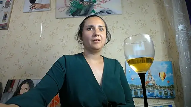 Snapshot of VoulezVous_Angel chatting on 06-05-26, 06:24 VoulezVous Angel online show from 06-05-26, 06:24