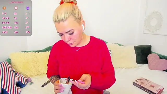 lada love online show from 11-25-25, 08:31