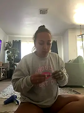 Snapshot of prettylildes chatting on 11-05-25, 05:24 prettylildes online show from 11-05-25, 05:24