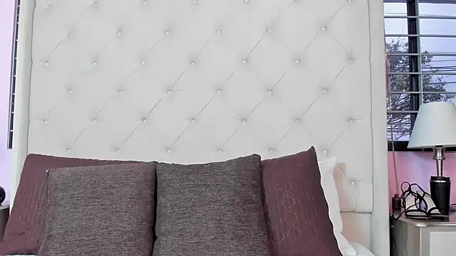 scarlett leblanc  online show from 04-14-26, 12:00