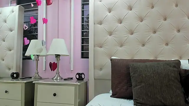 scarlett leblanc  online show from 04-17-26, 11:57